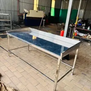 STAINLESS STEEL WORK TABLE