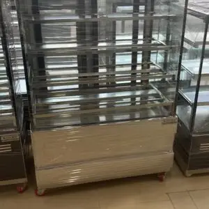 Bakery display counter