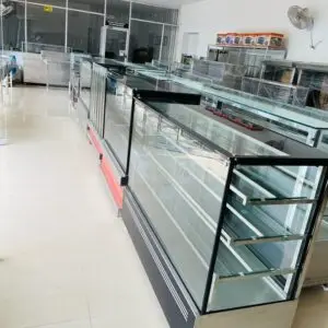 Cake display counter